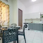 شقة Reid سليمة